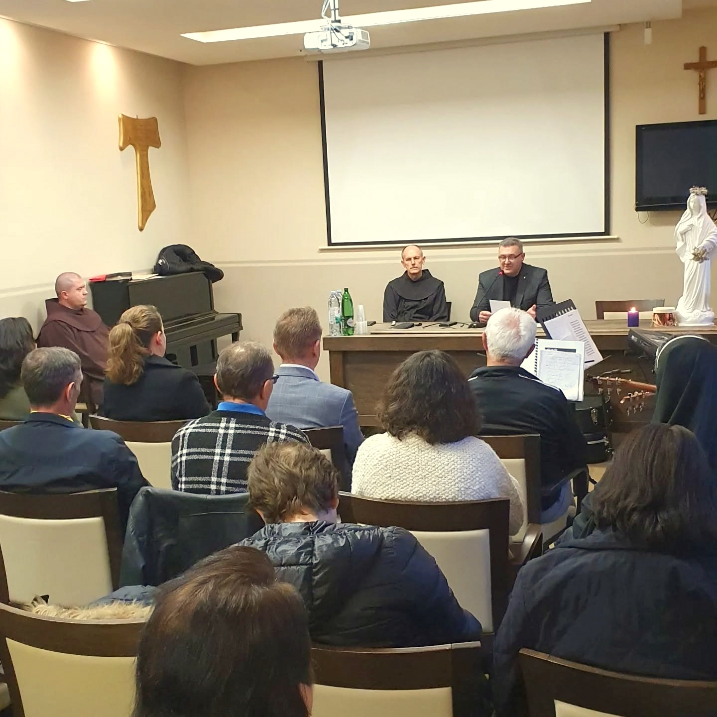 Susret molitvenih zajednica Posavine u župi Tolisa